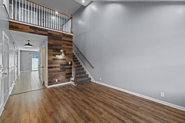 911 Keepsake Diamond Ln, Murfreesboro, TN 37128