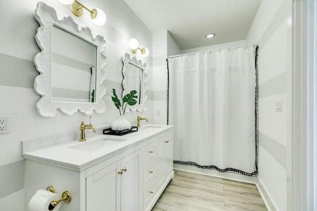 4231 Pointe West Dr Drive 103, Galveston, TX 77554