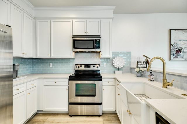 4231 Pointe West Dr Drive 103, Galveston, TX 77554