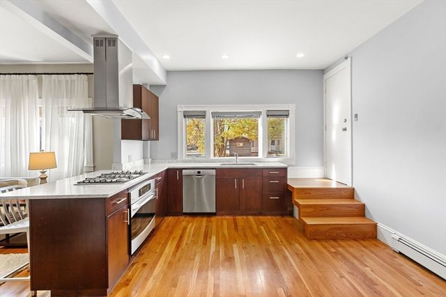 957 Washington St 1, Newton, MA 02460