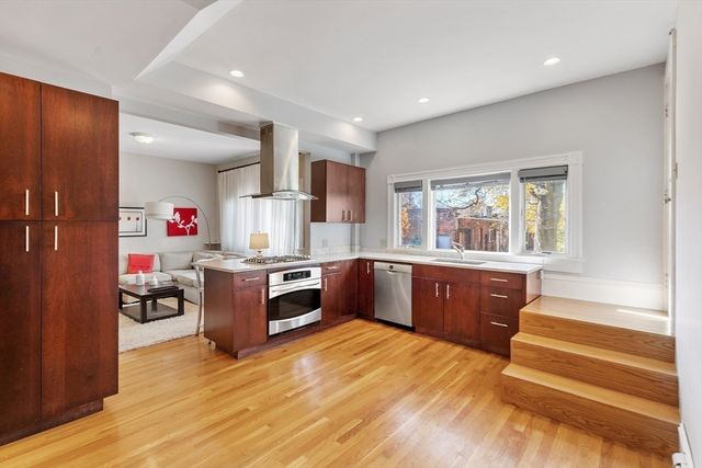 957 Washington St 1, Newton, MA 02460