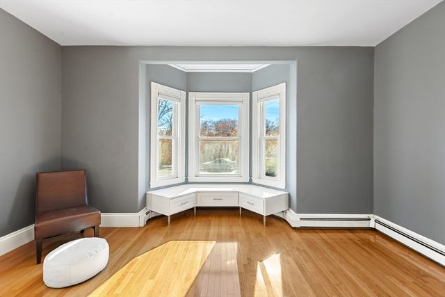 957 Washington St 1, Newton, MA 02460