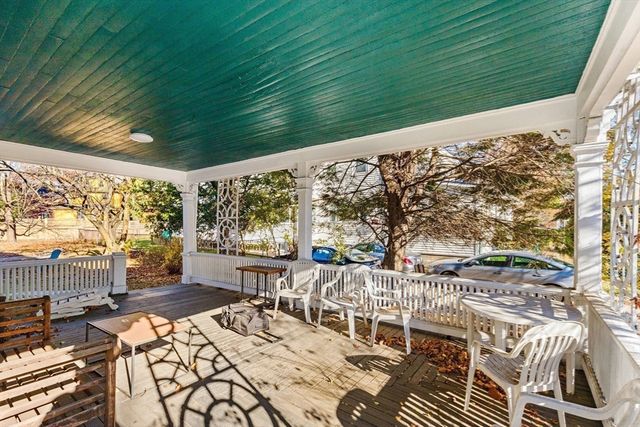 957 Washington St 1, Newton, MA 02460