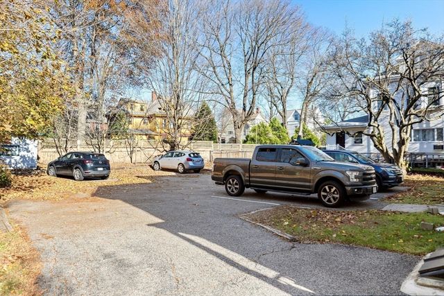 957 Washington St 1, Newton, MA 02460