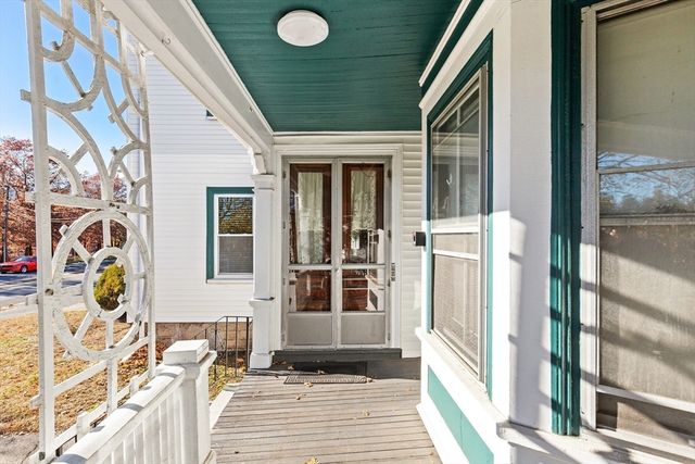 957 Washington St 1, Newton, MA 02460