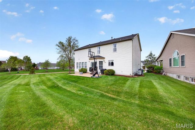 202 Greenshire Lane, Dardenne Prairie, MO 63368