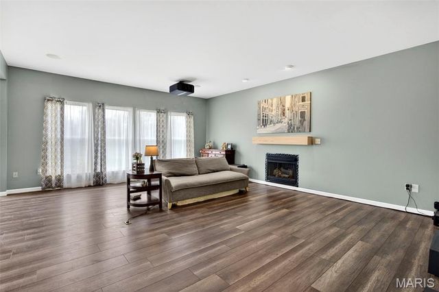 202 Greenshire Lane, Dardenne Prairie, MO 63368