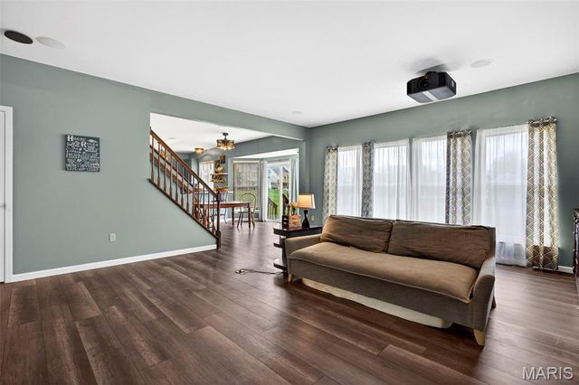 202 Greenshire Lane, Dardenne Prairie, MO 63368