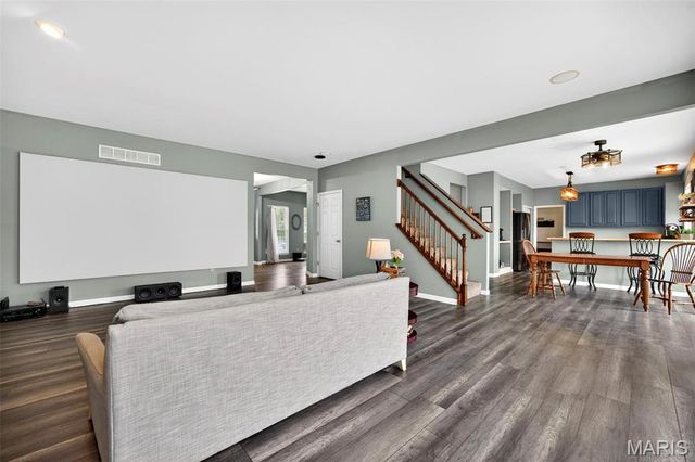 202 Greenshire Lane, Dardenne Prairie, MO 63368