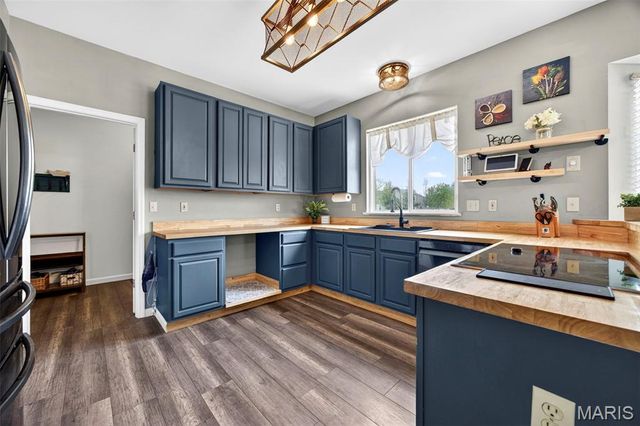 202 Greenshire Lane, Dardenne Prairie, MO 63368