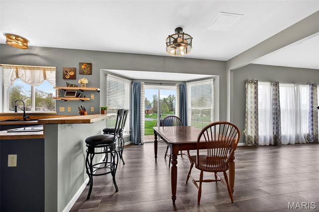 202 Greenshire Lane, Dardenne Prairie, MO 63368