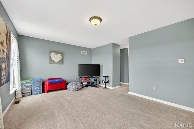 202 Greenshire Lane, Dardenne Prairie, MO 63368