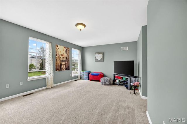 202 Greenshire Lane, Dardenne Prairie, MO 63368