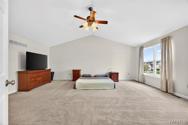 202 Greenshire Lane, Dardenne Prairie, MO 63368