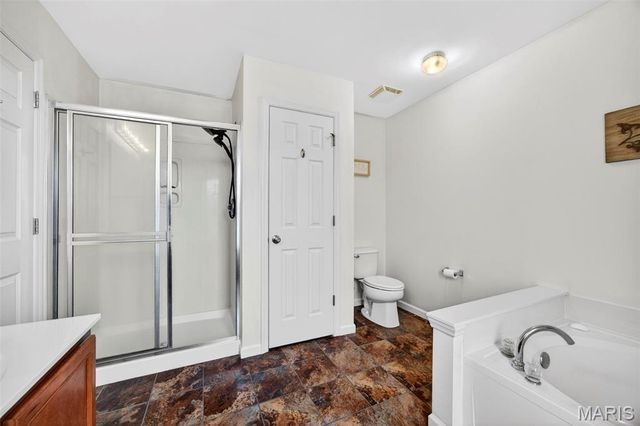 202 Greenshire Lane, Dardenne Prairie, MO 63368