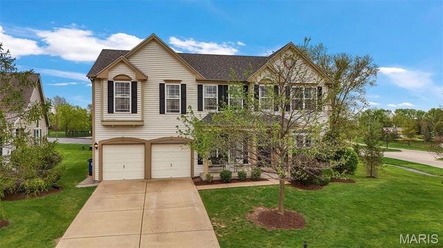 202 Greenshire Lane, Dardenne Prairie, MO 63368