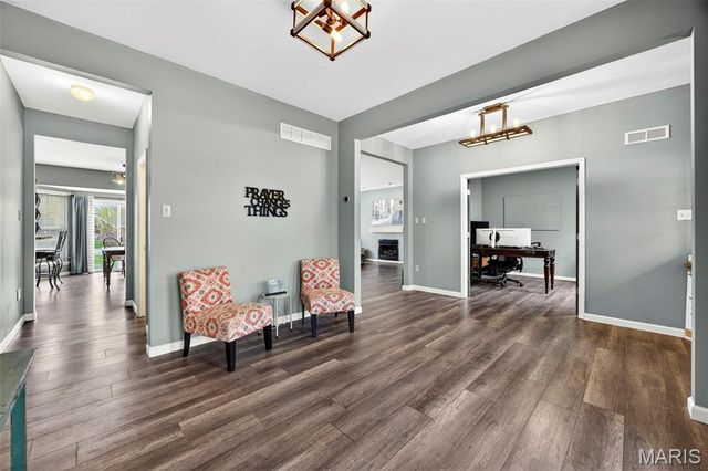 202 Greenshire Lane, Dardenne Prairie, MO 63368