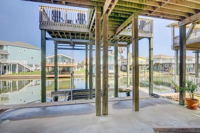 22122 Cantina Drive, Galveston, TX 77554