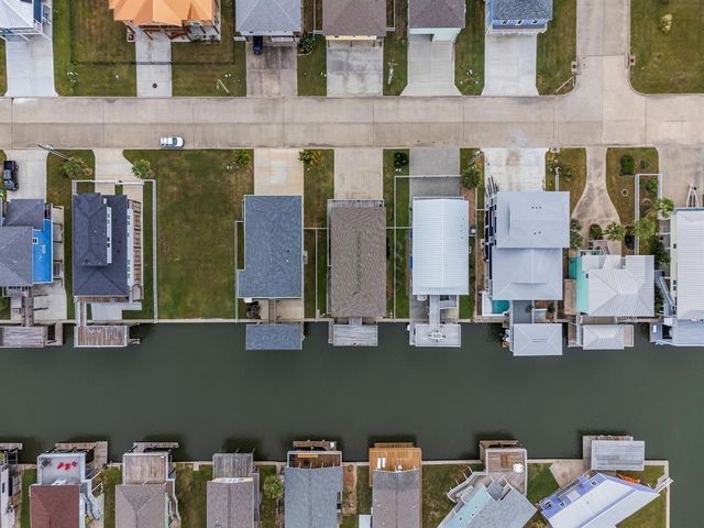 22122 Cantina Drive, Galveston, TX 77554