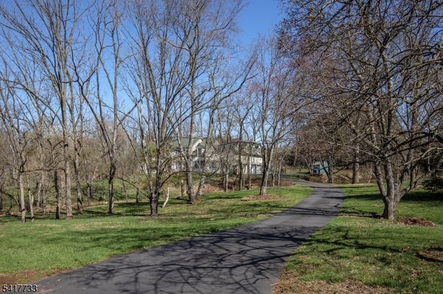 34 Indian Run, Readington Twp., NJ 08889