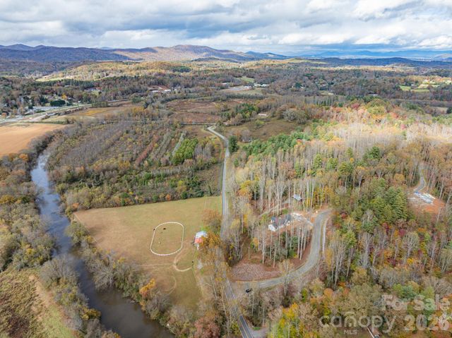 20 Nature Walk Lane, Etowah, NC 28739