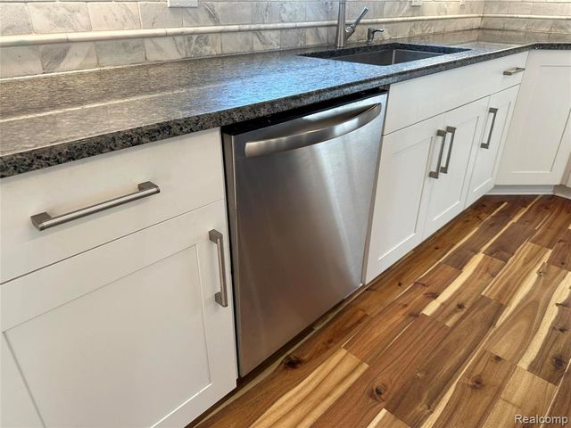 5121 Orchard Crest Drive, Troy, MI 48085