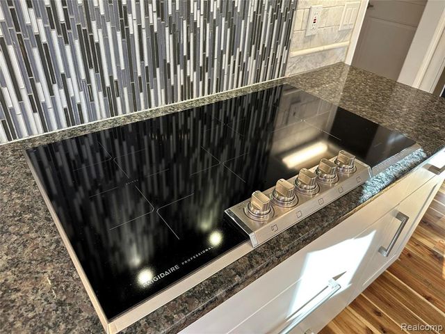 5121 Orchard Crest Drive, Troy, MI 48085