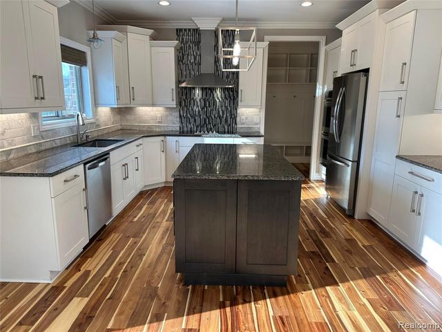 5121 Orchard Crest Drive, Troy, MI 48085