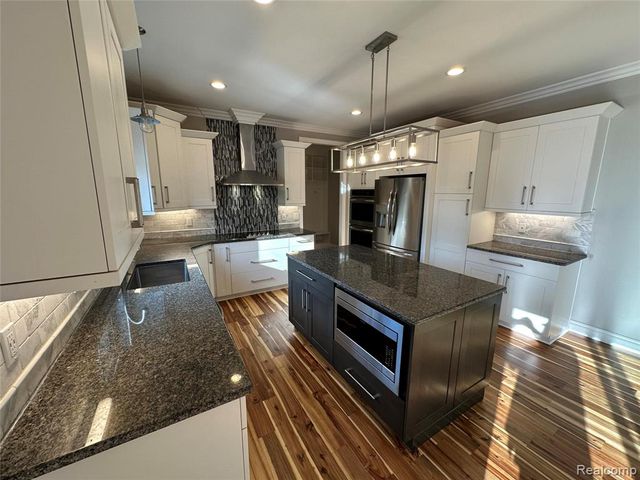 5121 Orchard Crest Drive, Troy, MI 48085