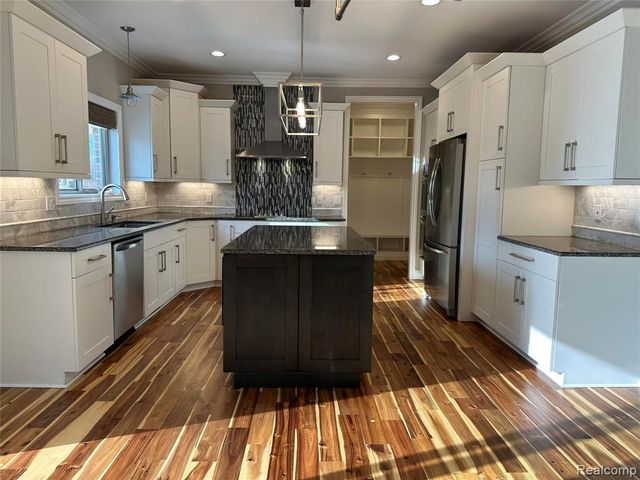 5121 Orchard Crest Drive, Troy, MI 48085