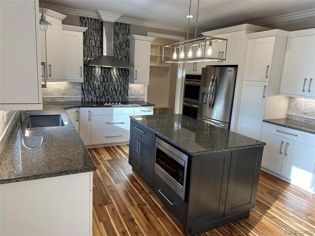 5121 Orchard Crest Drive, Troy, MI 48085