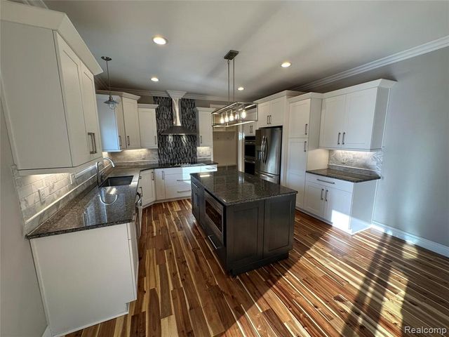 5121 Orchard Crest Drive, Troy, MI 48085