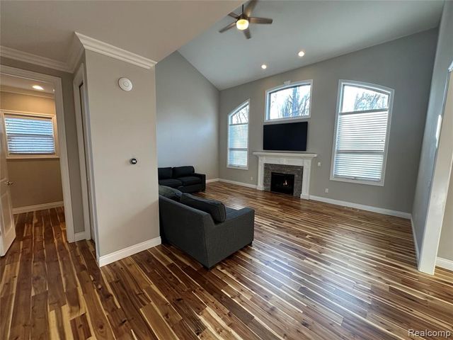 5121 Orchard Crest Drive, Troy, MI 48085