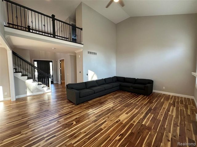 5121 Orchard Crest Drive, Troy, MI 48085