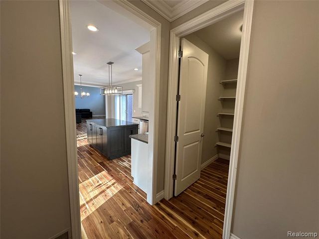 5121 Orchard Crest Drive, Troy, MI 48085