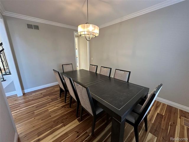 5121 Orchard Crest Drive, Troy, MI 48085