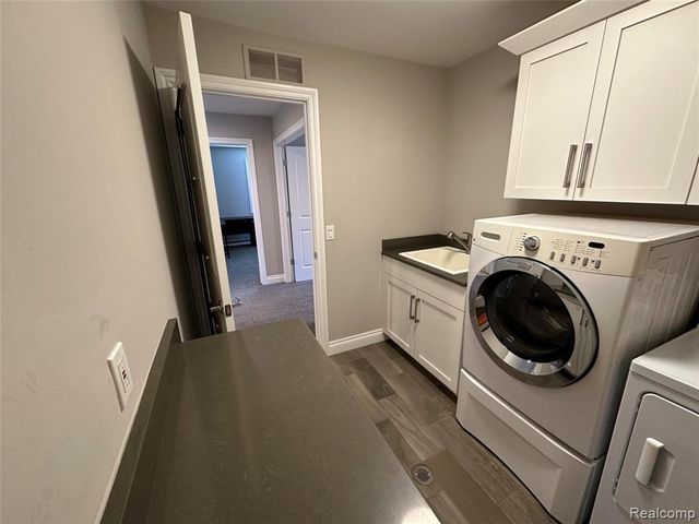 5121 Orchard Crest Drive, Troy, MI 48085