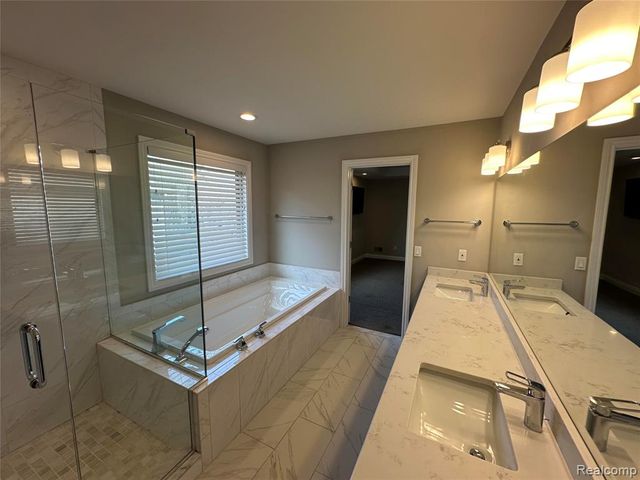 5121 Orchard Crest Drive, Troy, MI 48085