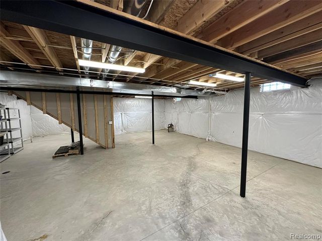 5121 Orchard Crest Drive, Troy, MI 48085