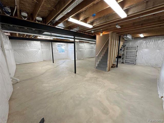 5121 Orchard Crest Drive, Troy, MI 48085