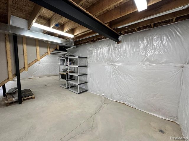 5121 Orchard Crest Drive, Troy, MI 48085