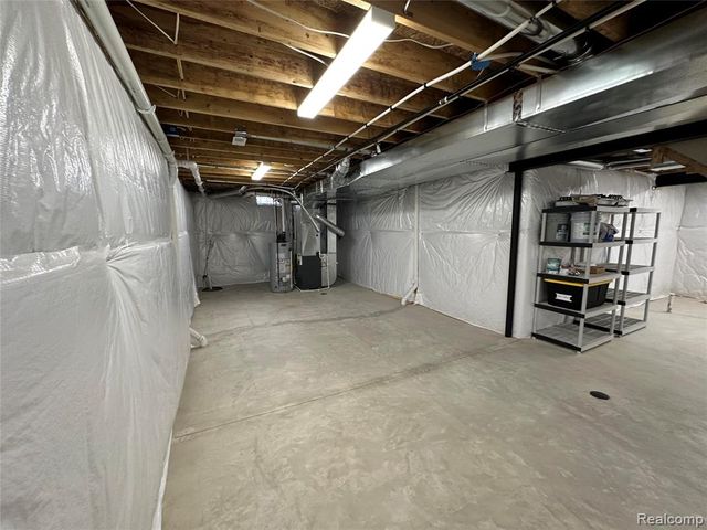 5121 Orchard Crest Drive, Troy, MI 48085