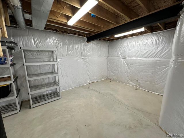 5121 Orchard Crest Drive, Troy, MI 48085