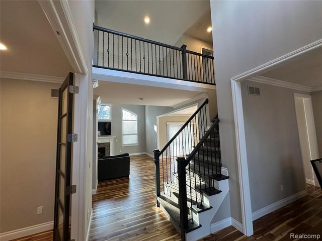 5121 Orchard Crest Drive, Troy, MI 48085