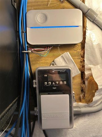 5121 Orchard Crest Drive, Troy, MI 48085