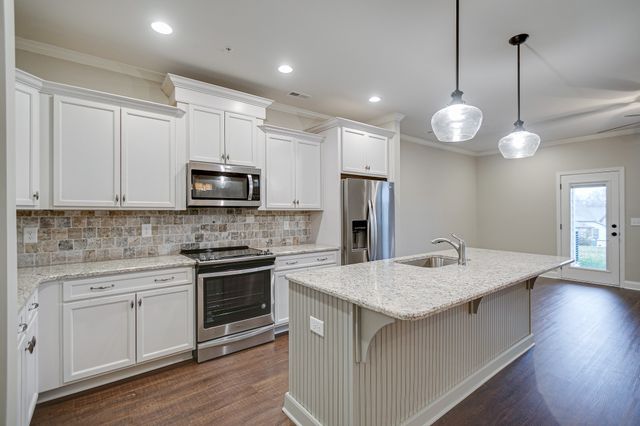 2576 Wellesley Square Dr, Thompsons Station, TN 37179