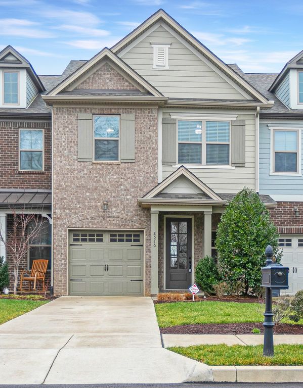 2576 Wellesley Square Dr, Thompsons Station, TN 37179