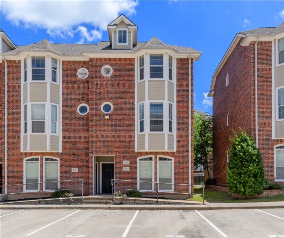 1198 Jones Butler Road 907, College Station, TX 77840