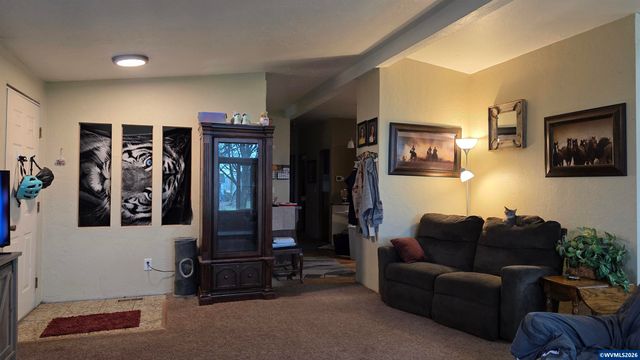 30540 Priceboro Dr, Harrisburg, OR 97446