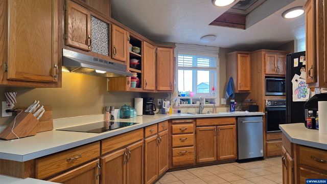 30540 Priceboro Dr, Harrisburg, OR 97446